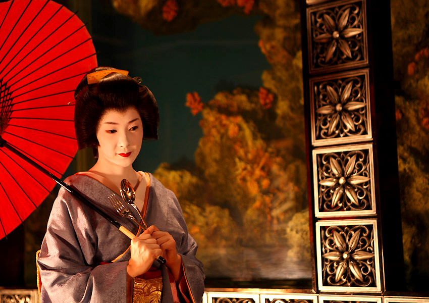 YAMADA HEIANDO Lacquerware: Hand-Crafted Imperial Luxury for Japanese Emperor