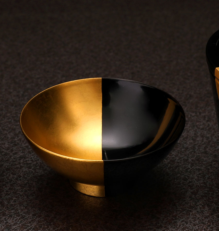 gold soy sauce dish