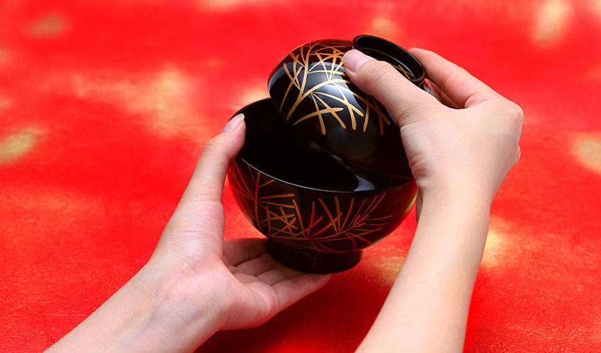 Wakamatsu Soup Bowls | YAMADA HEIANDO Lacquerware: Hand-Crafted Imperial Luxury for Japanese Emperor