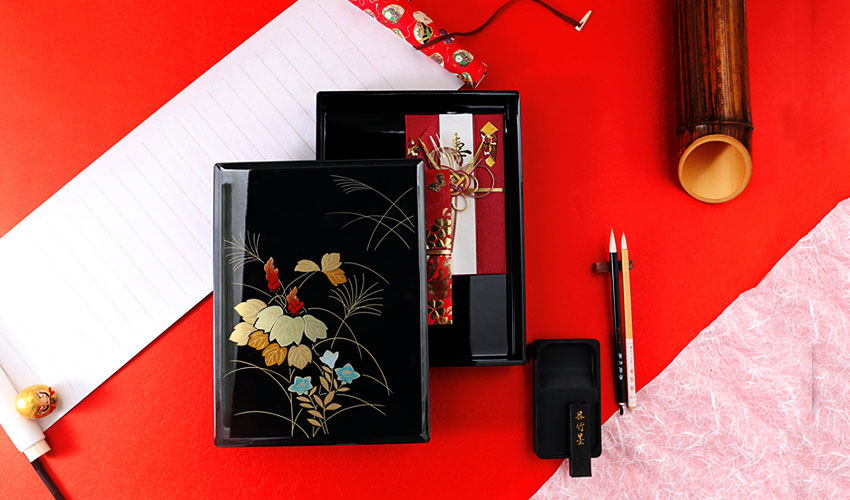 Akikusa Letterhead Box | YAMADA HEIANDO Lacquerware: Hand-Crafted Imperial Luxury for Japanese Emperor